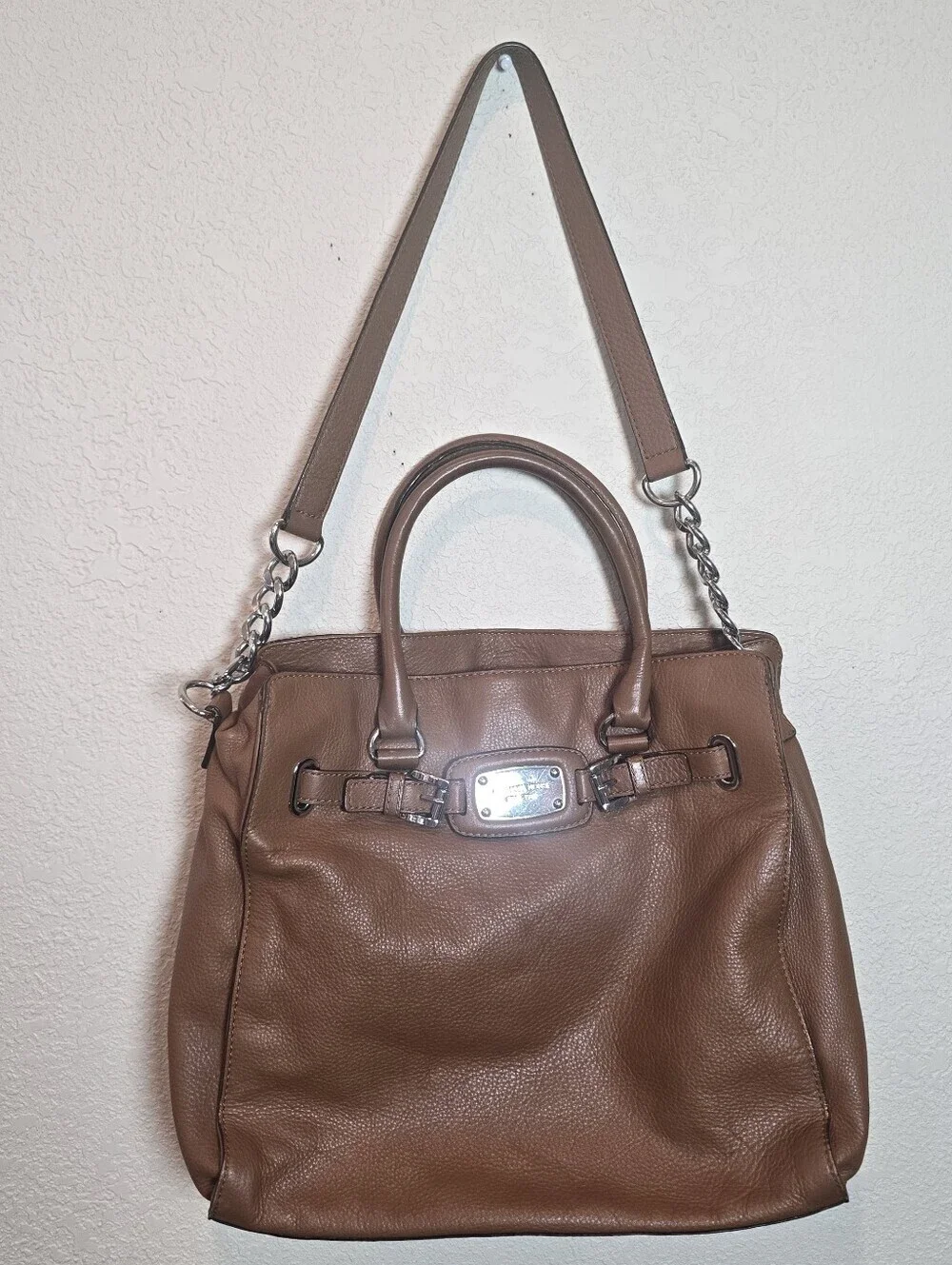 MICHAEL KORS Tan Leather Satchel with Gold Hardware